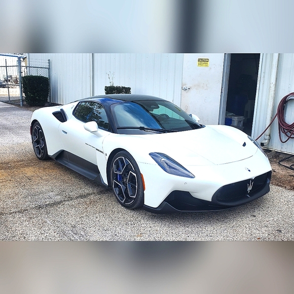 Meet your Posher, Daneen - Picture 1 of 1